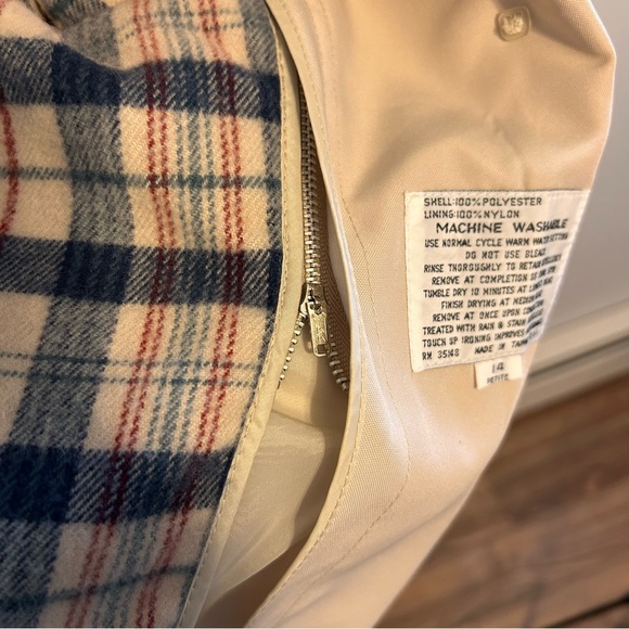 Vintage Beige Women's Trench Coat Size 14 Petite - Picture 13 of 14